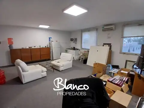 Oficina en Alquiler con 1 cochera