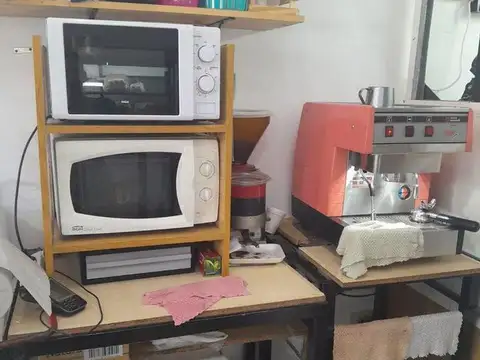 Avenida Andrés Rolón 700