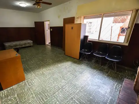 VENTA CASA CON DOS DPTOS DE PASILLO EN LOURDES