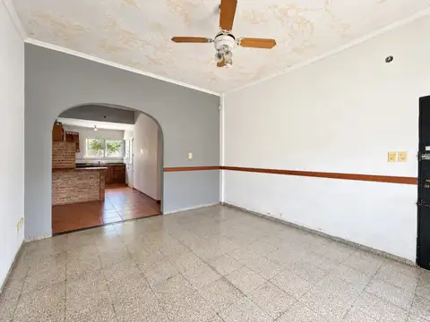 Casa 3 ambientes con 1 baño