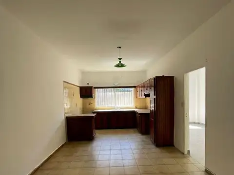 Casa en Alquiler con 1 cochera