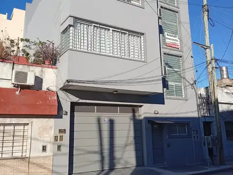 Ciudadela,Depatamento 2 ambientes,al frente en Alquiler,luminoso