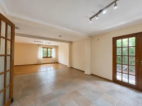 Casa 7 ambientes con 4 baños