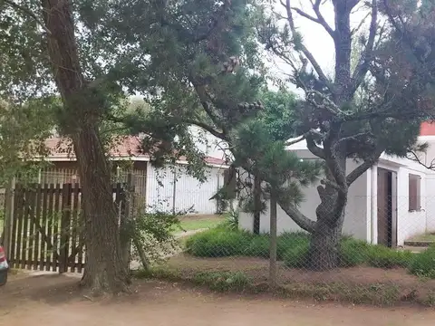 Venta Casa  3 amb c/ parque. Gas Env 71m2 cub lote 360m2