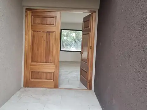 Casa 6 ambientes con 4 baños