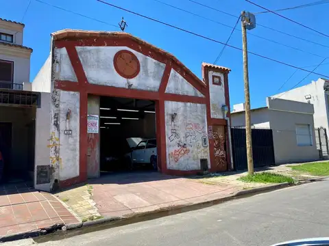 Galpon en centro de Pilar, Calle alsina 