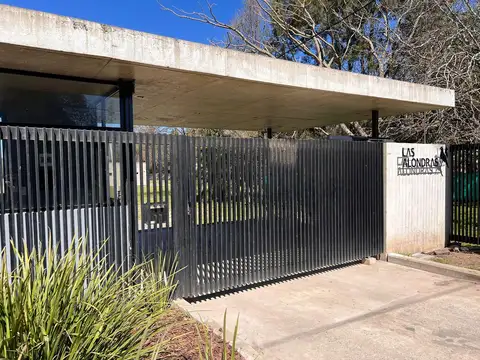 Terreno en Venta 44  mts Fondo