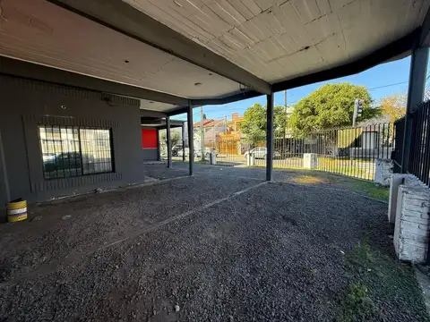 Gran esquina en alquiler - 200mts2 de terreno