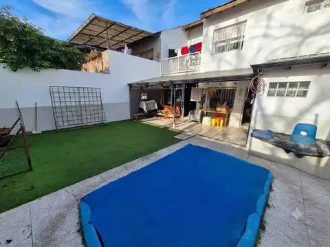 Depto Tipo Casa en Venta con 1 cocheras