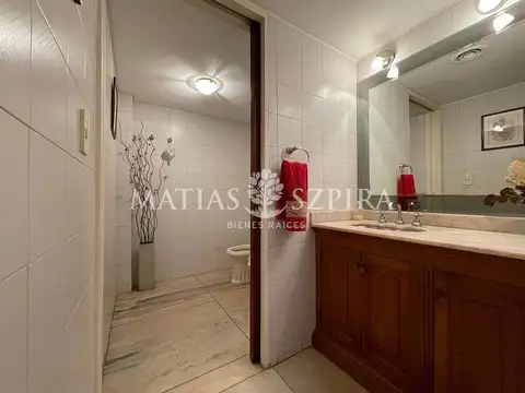 Casa 4 ambientes con 5 baños