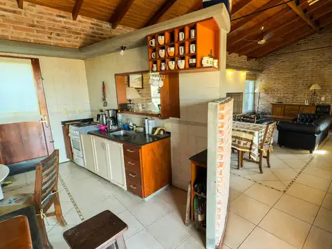 Casa en venta 2 dormitorios con pileta en Funes