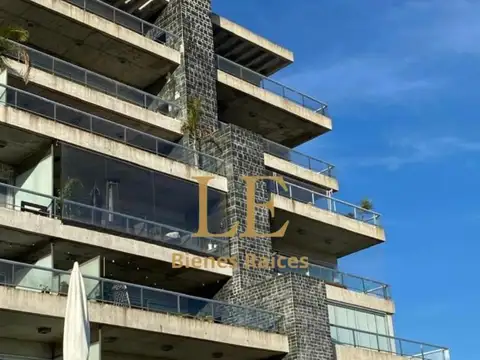 Departamento en Alquiler con 1 cocheras