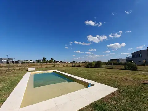 Casa en Venta con 4 cocheras