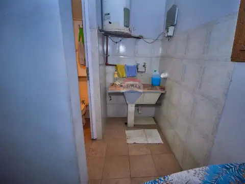 Casa 6 ambientes con 2 baños