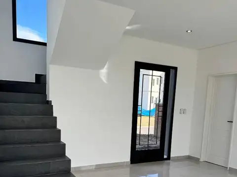 Casa en Venta en Pilar Del Este, USD 215.000