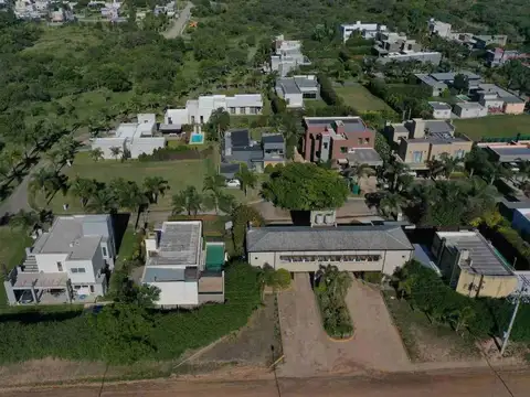 Exclusivo Lote en Santa Cándida