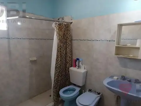 Casa 2 ambientes con 2 baños
