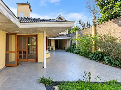 Casa en Venta en Berazategui, USD 520.000