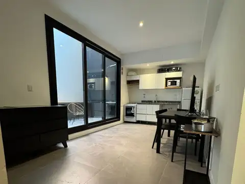 Vedia 1700, Piso P.B