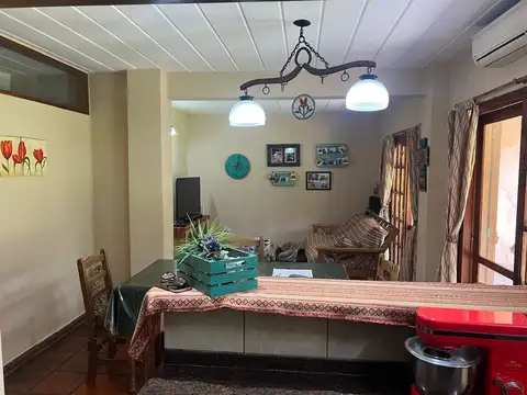 CASA 4 AMBIENTES. LOMAS ESTE. PERMUTA