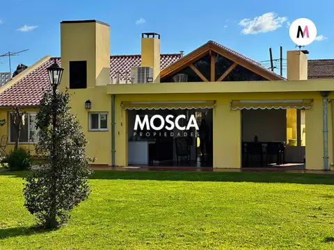 VENDO HERMOSO CHALET EN Moreno