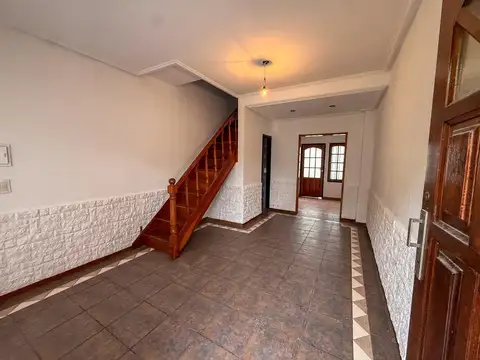 Depto Tipo Casa en Alquiler de 2 dormitorios