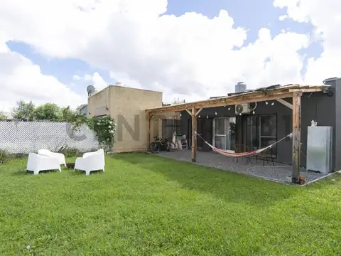 CASA EN VENTA EN LA PLATA