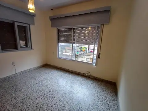 Depto Tipo Casa en Alquiler con 1 cocheras