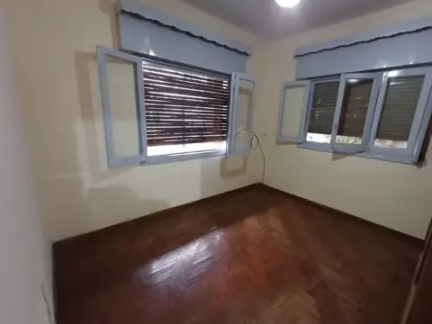 Depto Tipo Casa en Alquiler en Villa Dominico, $ 700.000