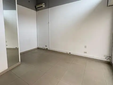 Local en Alquiler en Campana, $ 450.000