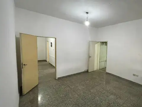 Casa en Venta con 4 cocheras