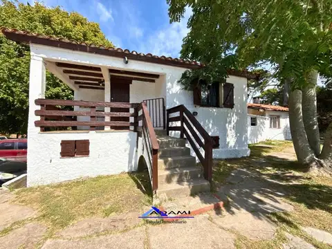 Casa en Venta con 3 cocheras