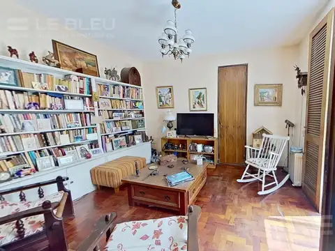 Casa 8 ambientes con 2 baños