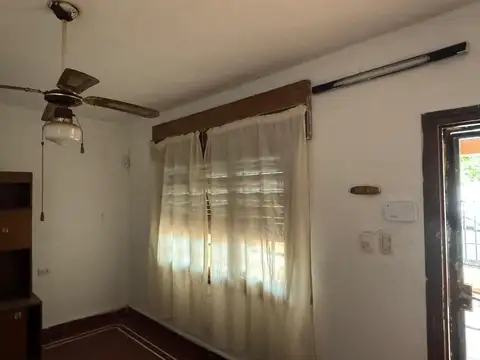 Casa 5 ambientes con 1 baño