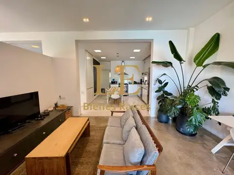 Casa en Venta con 6 cocheras