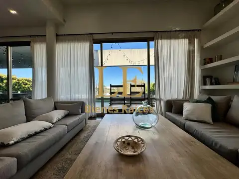 Casa 6 ambientes con 5 baños