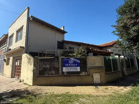 Venta Casa multifamiliar 4 dormitorios patio garage
