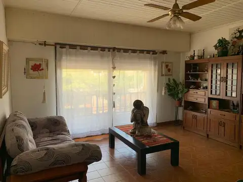 Depto Tipo Casa en Venta de 4 dormitorios