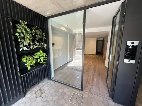 Local Comercial con vidriera a la calle