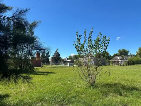 Terreno en venta Lagos del Leyes esquina 903 m2