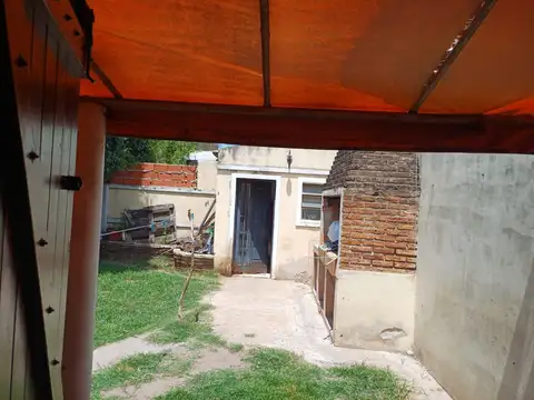 Casa 4 ambientes con 1 baño