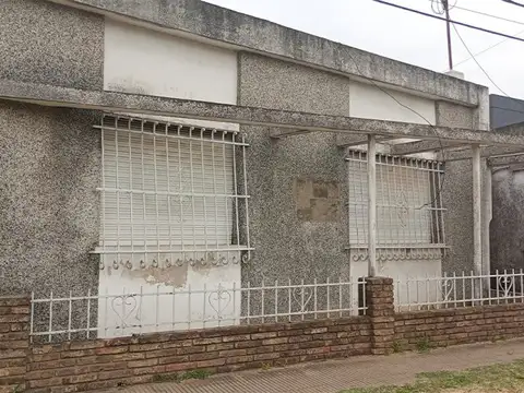 Av. Uriburu 2402 , Piso 0