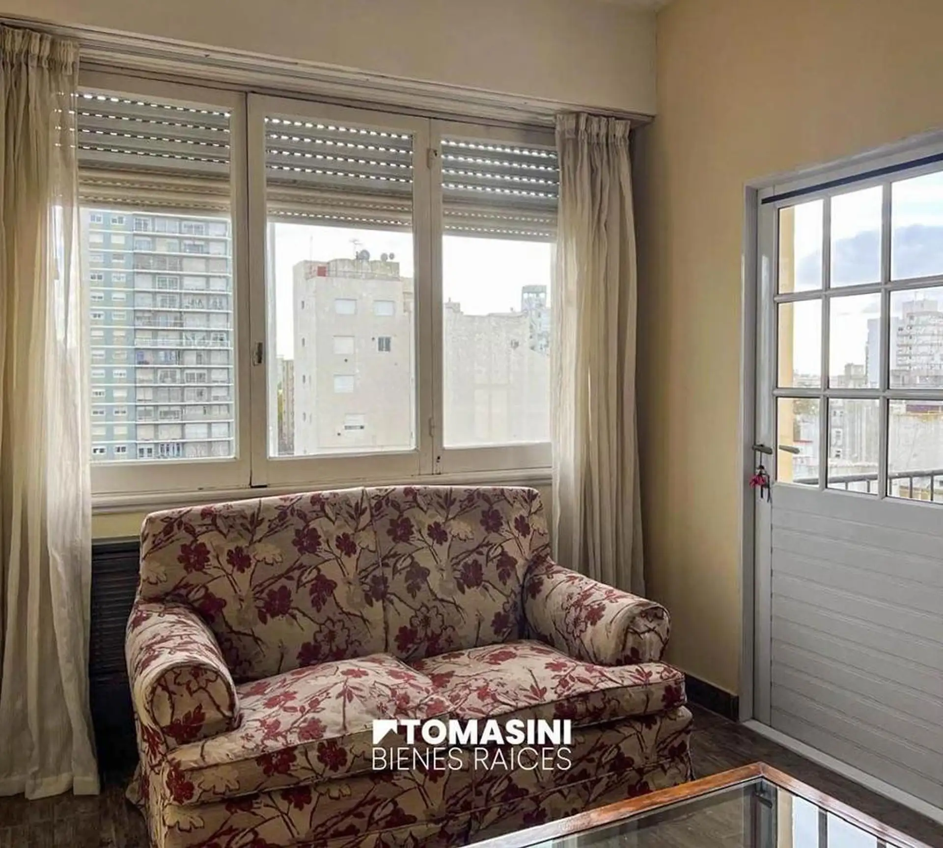 Depto 2 amb, 63m² con balcón y dependencia — Centro