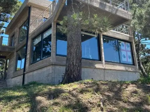 VENTA DE CASA EN PINAMAR 5 AMBIENTES EN 3 NIVELES