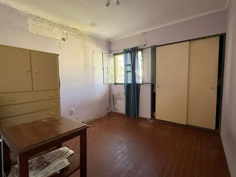 VENTA CASA A REACONDICIONAR ZONA OESTE
