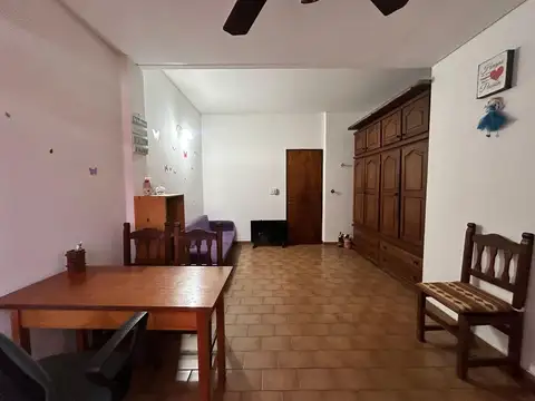Avenida Hipólito Yrigoyen 4800