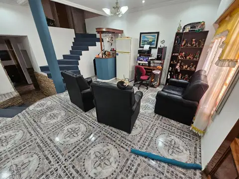 Casa en Venta en Isidro Casanova, USD 130.000