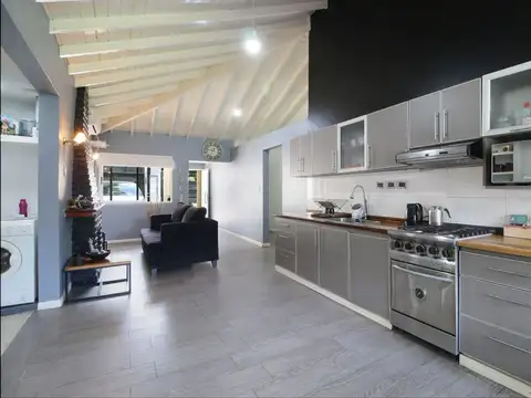 VENTA DE CASA CON PILETA -TRUJUI MORENO