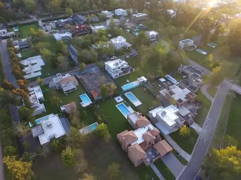 Terreno en Venta 40  mts Fondo