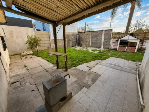 EN VENTA | CASA DOS DORMITORIOS - PEREZ